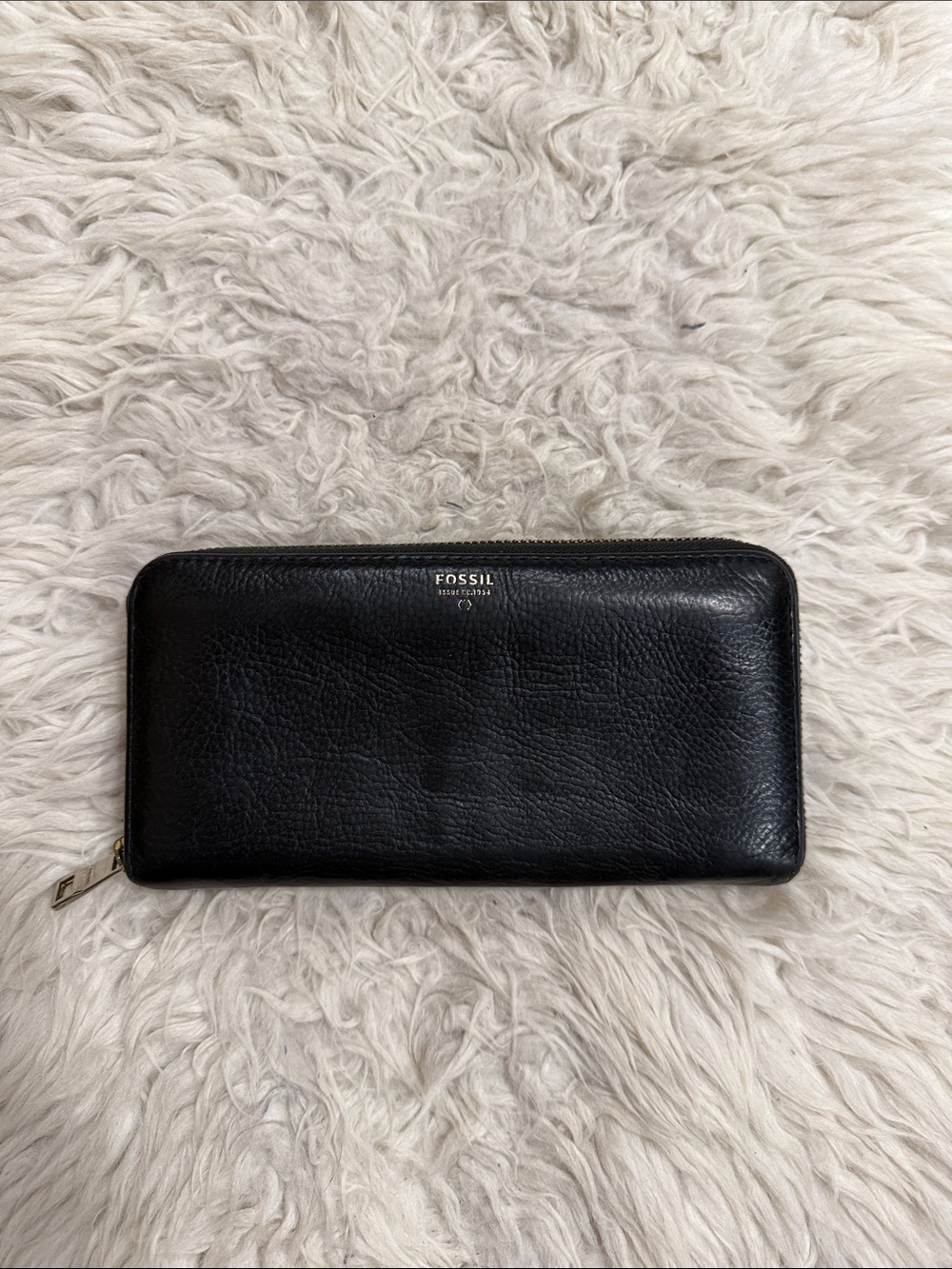 Fossil Black Pebbled‎ Leather Sydney Zip Around
Wallet